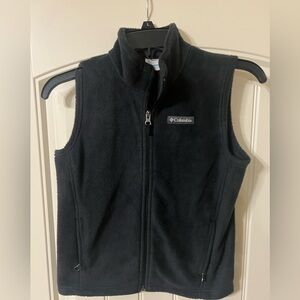 Boys Columbia black fleece vest